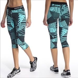 NWOT❗️Nike Pro Printed Pants