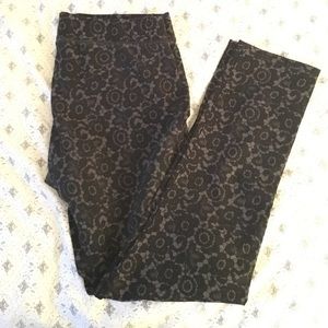 aerie Lace Patterned Legging size Large