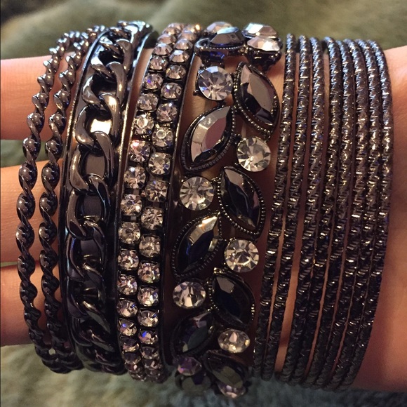 Torrid bangle set size 3/4