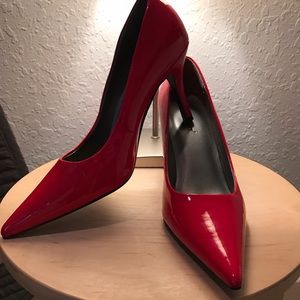 Jazzberry red hot Vamp-style patent pumps