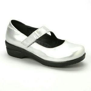 Girls Josmo silver platform Mary Jane