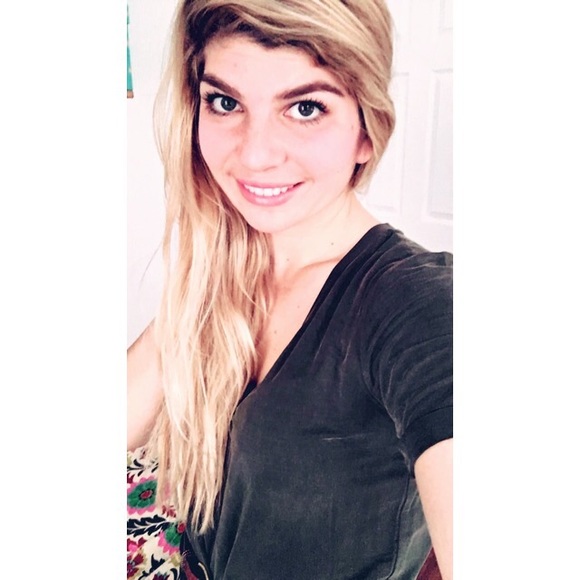 🗽meet your posher🗽 - Picture 1 of 1