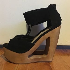 Wooden Cut-Out Wedges