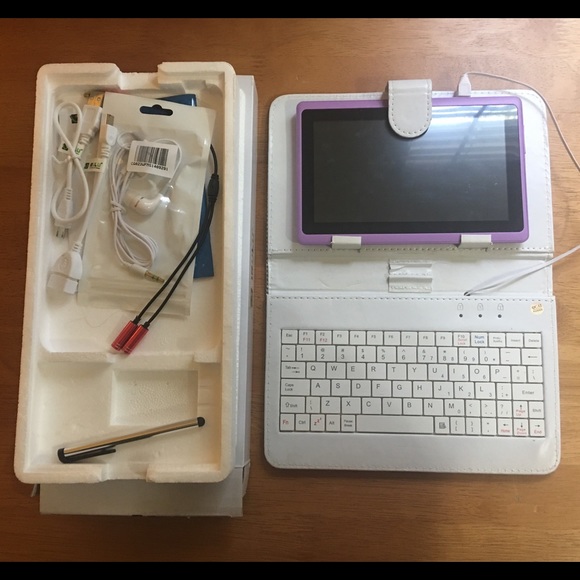 7" lilac tablet, like new! Box, case + more - Picture 3 of 4