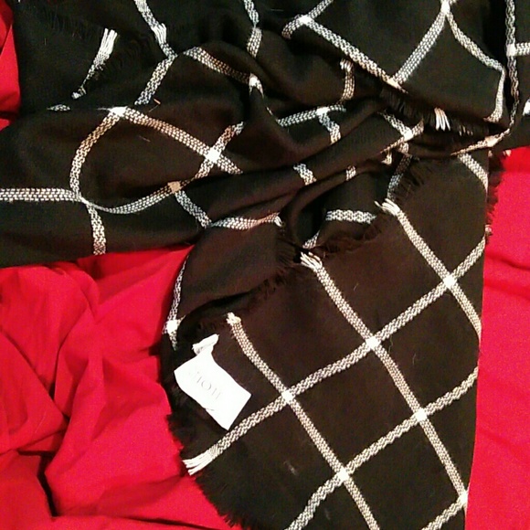 Oversized scarf or shawl