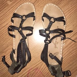 American eagle sandals