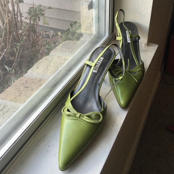 Leather upper manmade green mid- high heels
