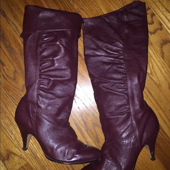 Vintage boots size 7 maroon color