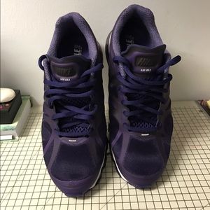 NIKE Air Max 2012. TODAY ONLY 🚨🚨🚨price is FIRM