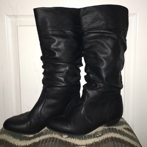 Black slouchy boots