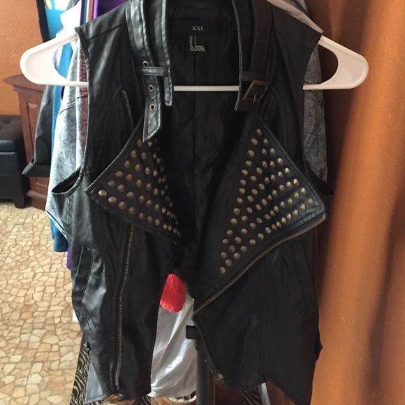 Leather Vest - Picture 1 of 2