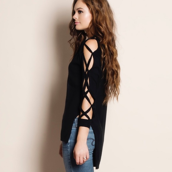 Cut Out Long Sleeve Top - Picture 2 of 3