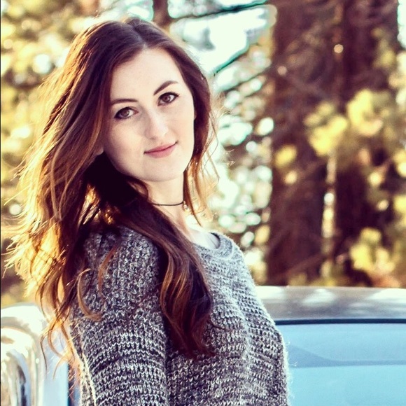 Meet your Posher, Peyton - Picture 1 of 7