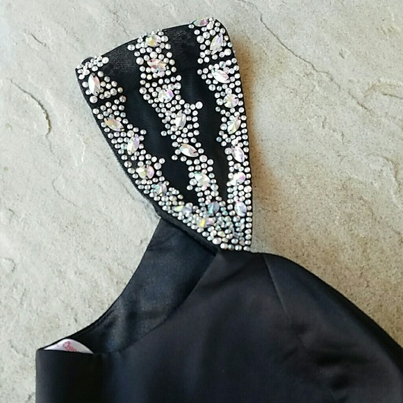 NWT Jeweled Cap-Sleeve Semi-Formal Dress - Picture 4 of 4