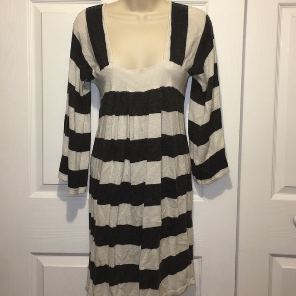 Express Sweaters - Express Gray & white sweater