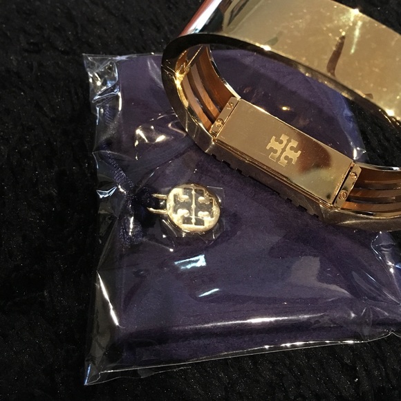 Tory Burch for Fitbit brass/gold cuff - Picture 3 of 3