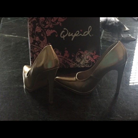 Shoes - Picture 3 of 3