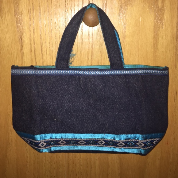Small Purse - Picture 1 of 3