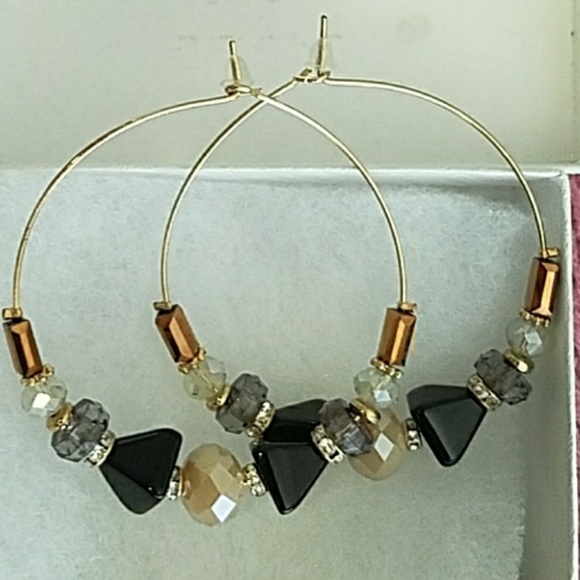 Jewelry - Pretty Hoop earnings