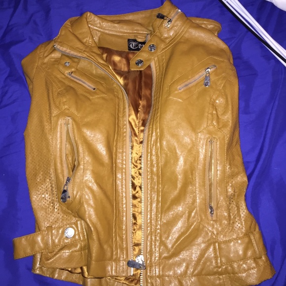 Comfortable Beautiful Leather Jacket - image 2