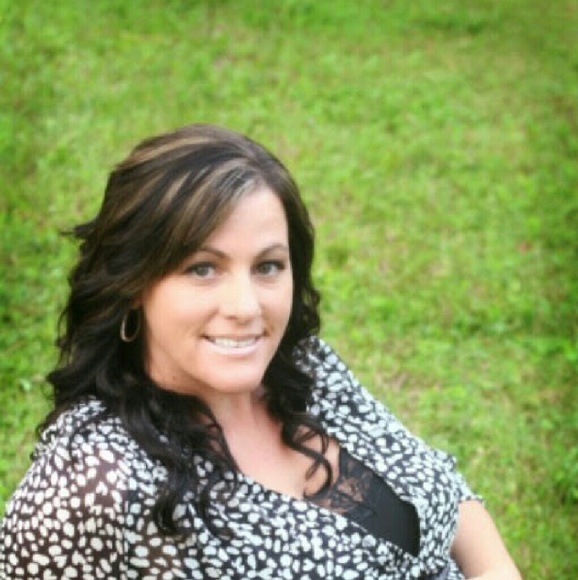 Meet your Posher, Yvonne - Picture 1 of 1