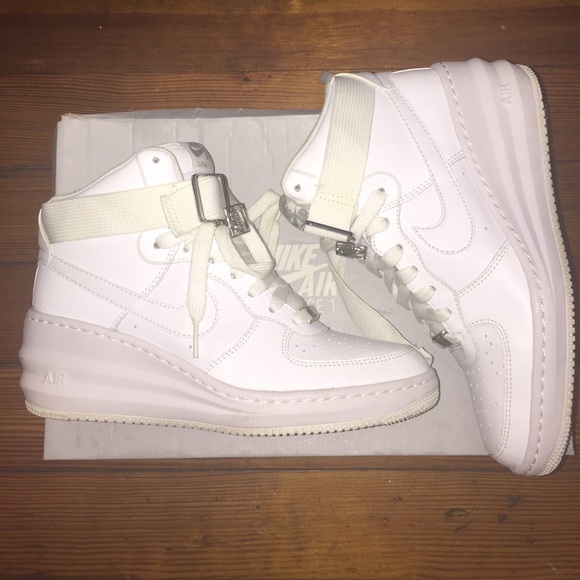 WMNS Nike Lunar Force 1 Sky Hi