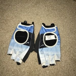Nike weight lifting gloves.