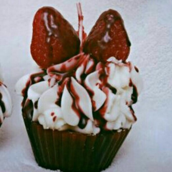 Chocolate Covered Strawberry Cupcake Candle, 1