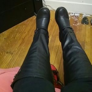 BLACK RIDING BOOTS