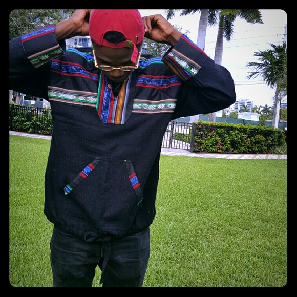 VINTAGE Tribal king Sweater