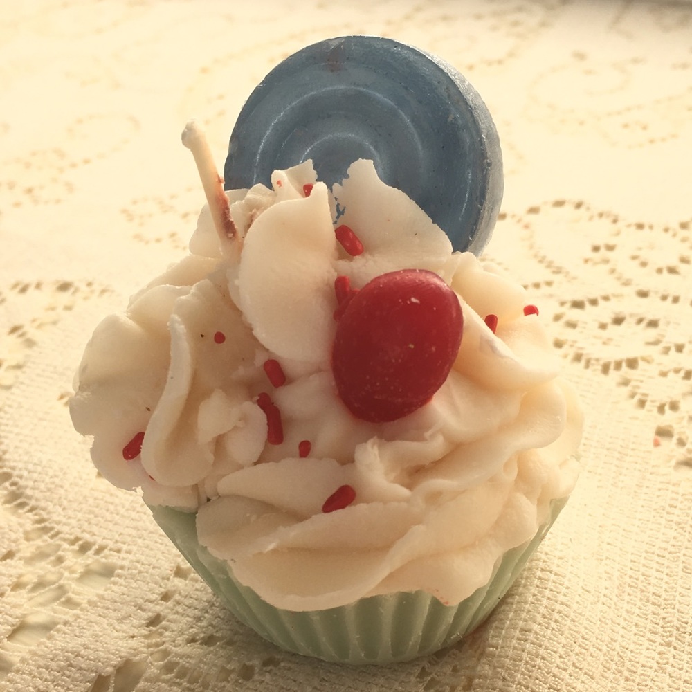 Blueberry Lollipop Cupcake Candle, 1