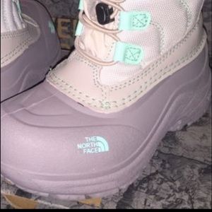 North face snow boots for youth