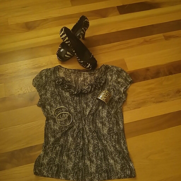 The limited print top