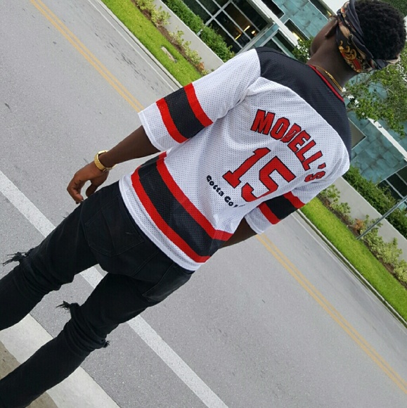 [SOLD]    VINTAGE modells 15 hockey jersey - Picture 2 of 4