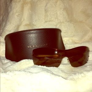 For @sboeck01 Burberry Aviator Sunglasses 💕💯