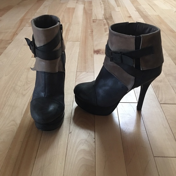 High platform booties - Picture 2 of 3