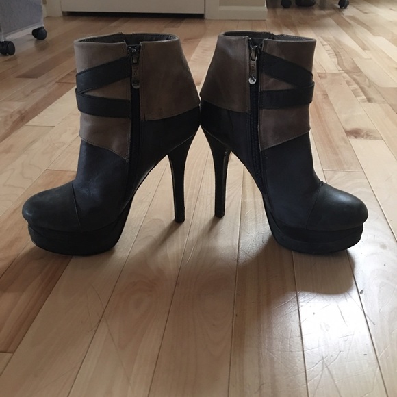 High platform booties - Picture 3 of 3