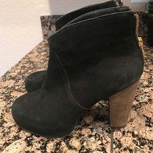 STEVE MADDEN LEATHER BOOTIES