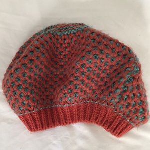 Red knit retro beret