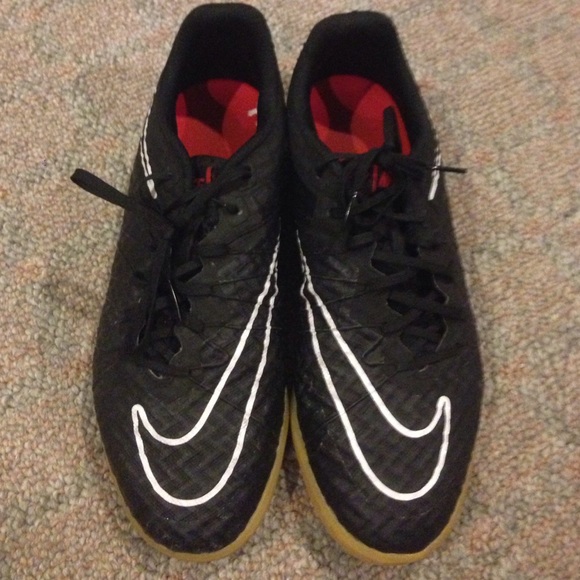 Hyper venom indoor soccer shoes. Great condition.