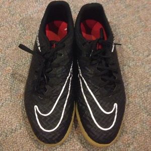 Hyper venom indoor soccer shoes. Great condition.