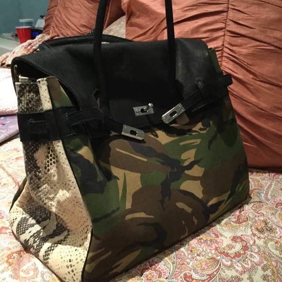 Designer Handbag - Larettamia
