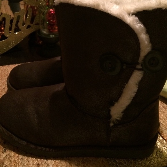 Winter boots wore once