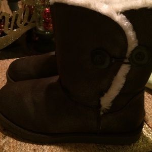Winter boots wore once