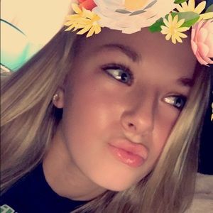 Meet your Posher, Chloe