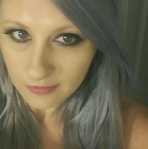 Meet your Posher, Deborah