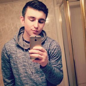 Meet your Posher, Casey