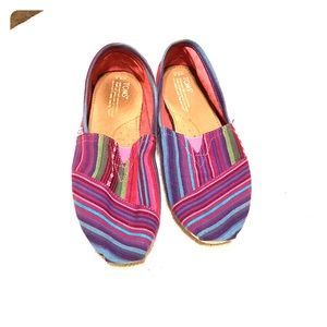 Tom's 9 1/2 slip-in shoes