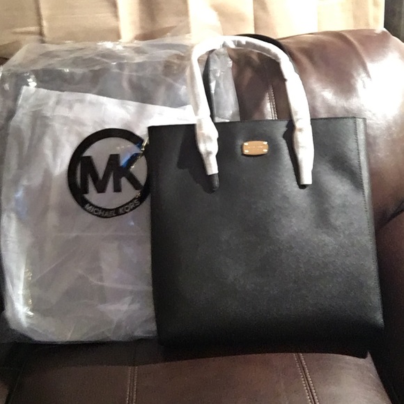 Michael Kors jet set saffiano tote