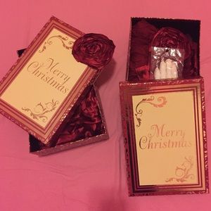 2 Christmas gift boxes